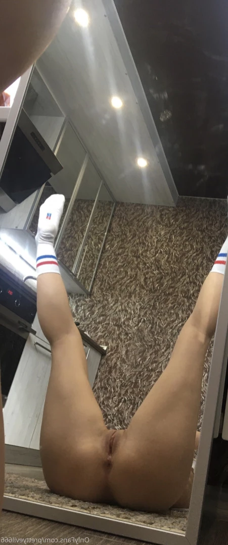 Pretty Evelyn [ pretty-evelyn ] Onlyfans leaked photo 10854963 on Hotleaks.tv
