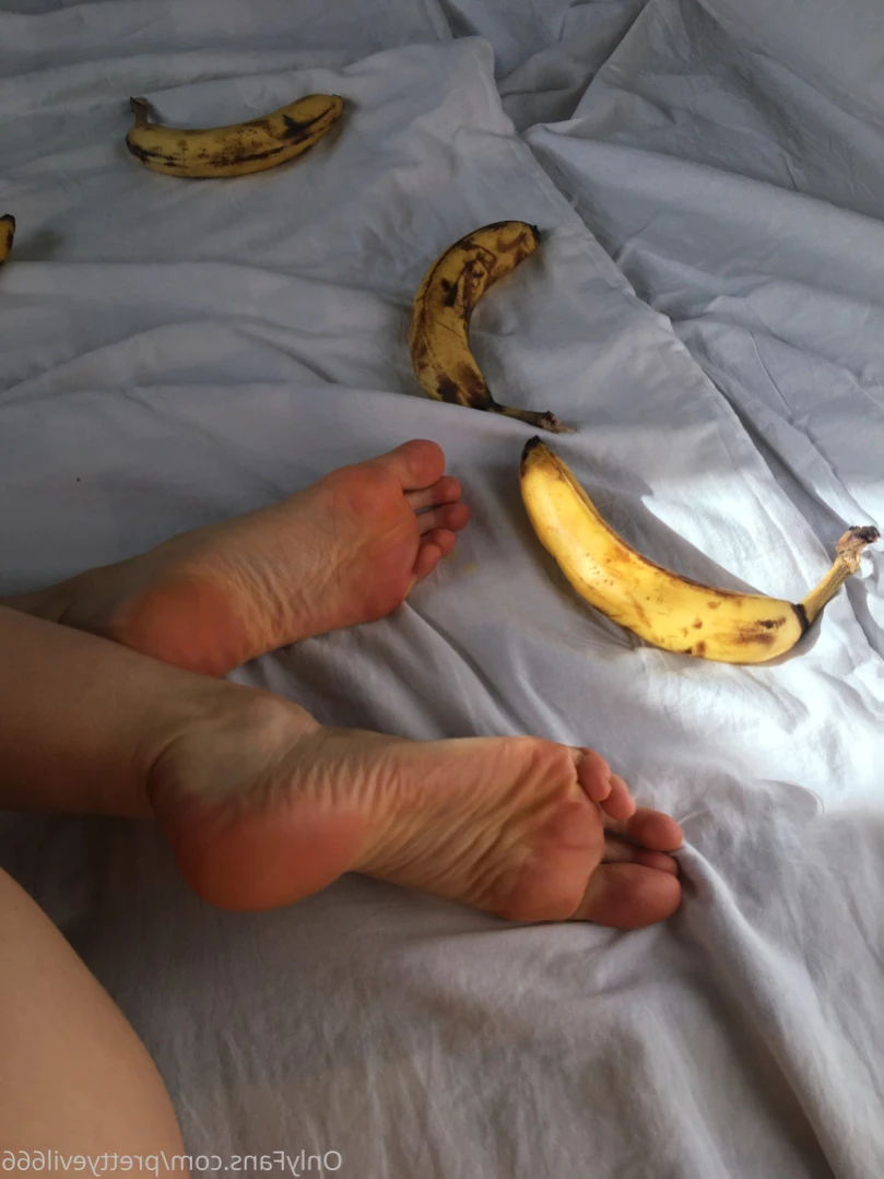 Pretty Evelyn [ pretty-evelyn ] Onlyfans leaked photo 12085551 on Hotleaks.tv