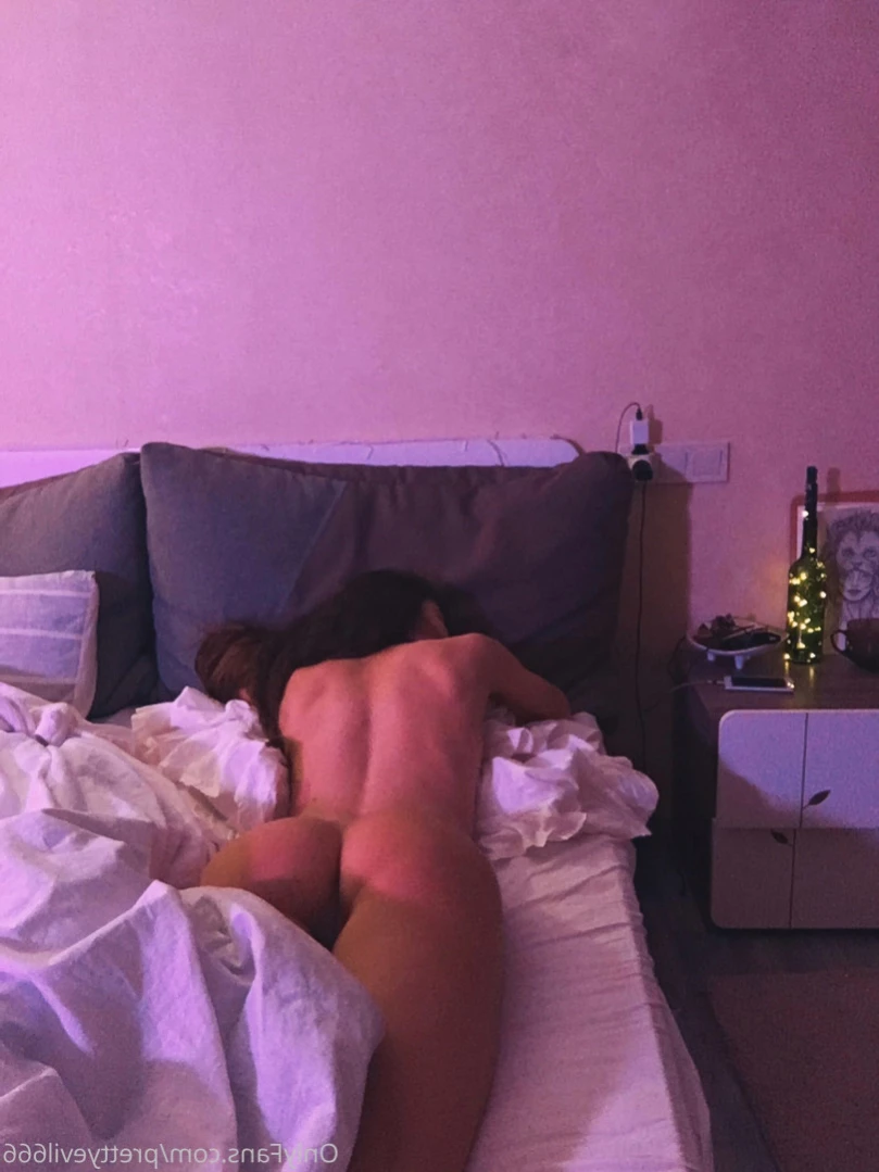 Pretty Evelyn [ pretty-evelyn ] Onlyfans leaked photo 12447857 on Hotleaks.tv