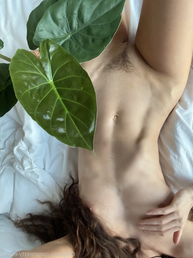 Pretty Evelyn [ pretty-evelyn ] Onlyfans leaked photo 12872503 on Hotleaks.tv