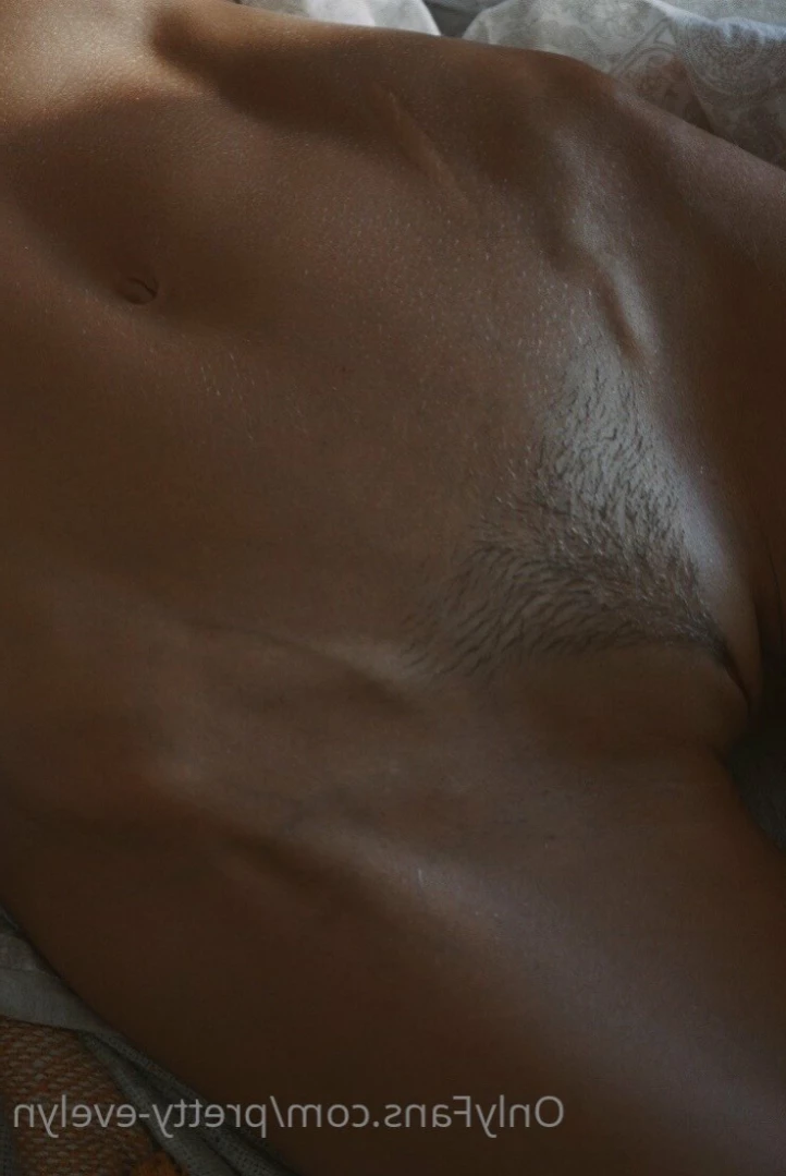 Pretty Evelyn [ pretty-evelyn ] Onlyfans leaked photo 13632294 on Hotleaks.tv