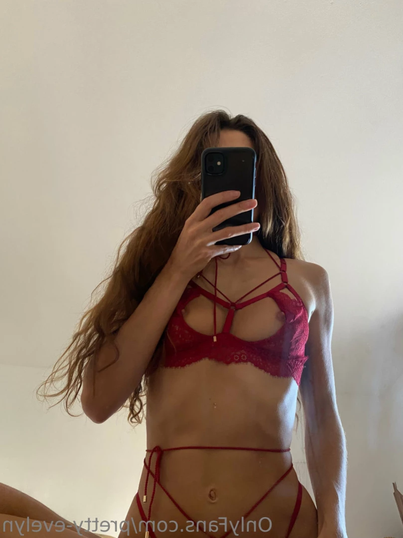 Pretty Evelyn [ pretty-evelyn ] Onlyfans leaked photo 13691372 on Hotleaks.tv