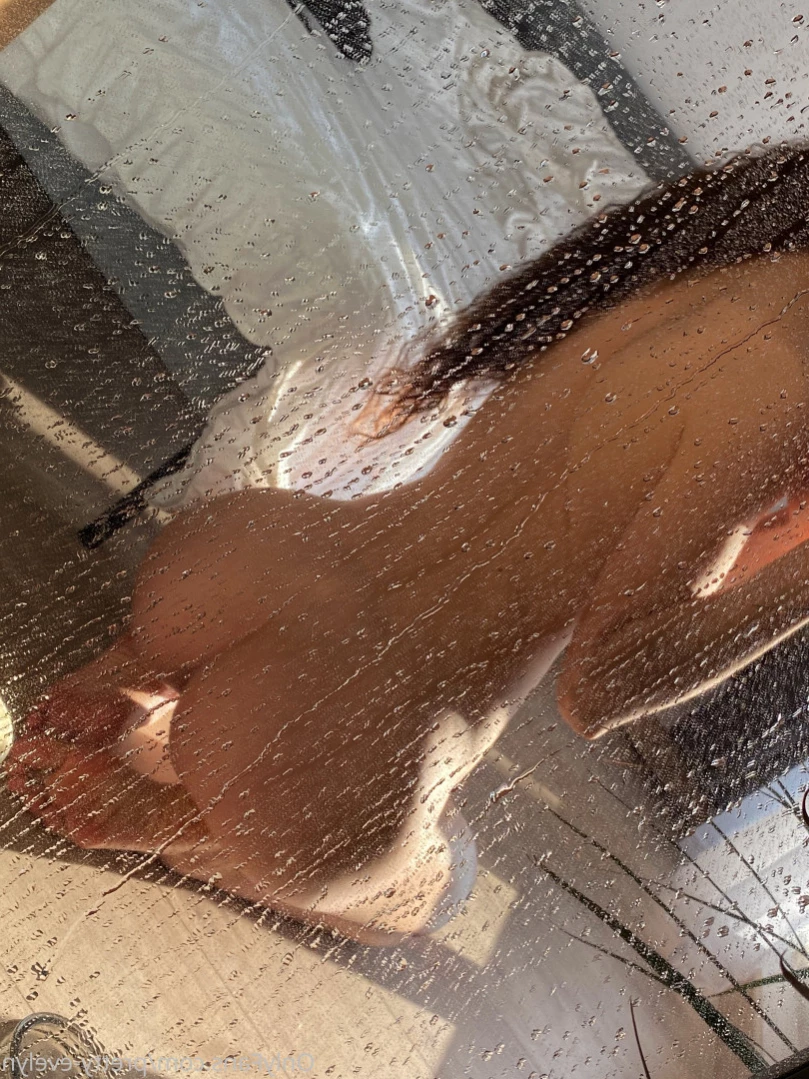 Pretty Evelyn [ pretty-evelyn ] Onlyfans leaked photo 13779304 on Hotleaks.tv