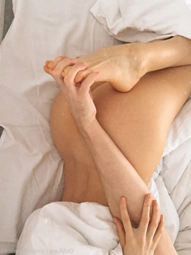 Pretty Evelyn [ pretty-evelyn ] Onlyfans leaked photo 13807095 on Hotleaks.tv