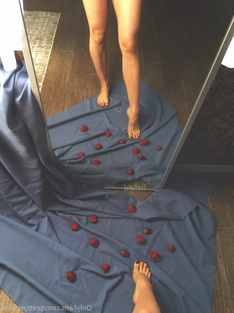 Pretty Evelyn [ pretty-evelyn ] Onlyfans leaked photo 13807115 on Hotleaks.tv