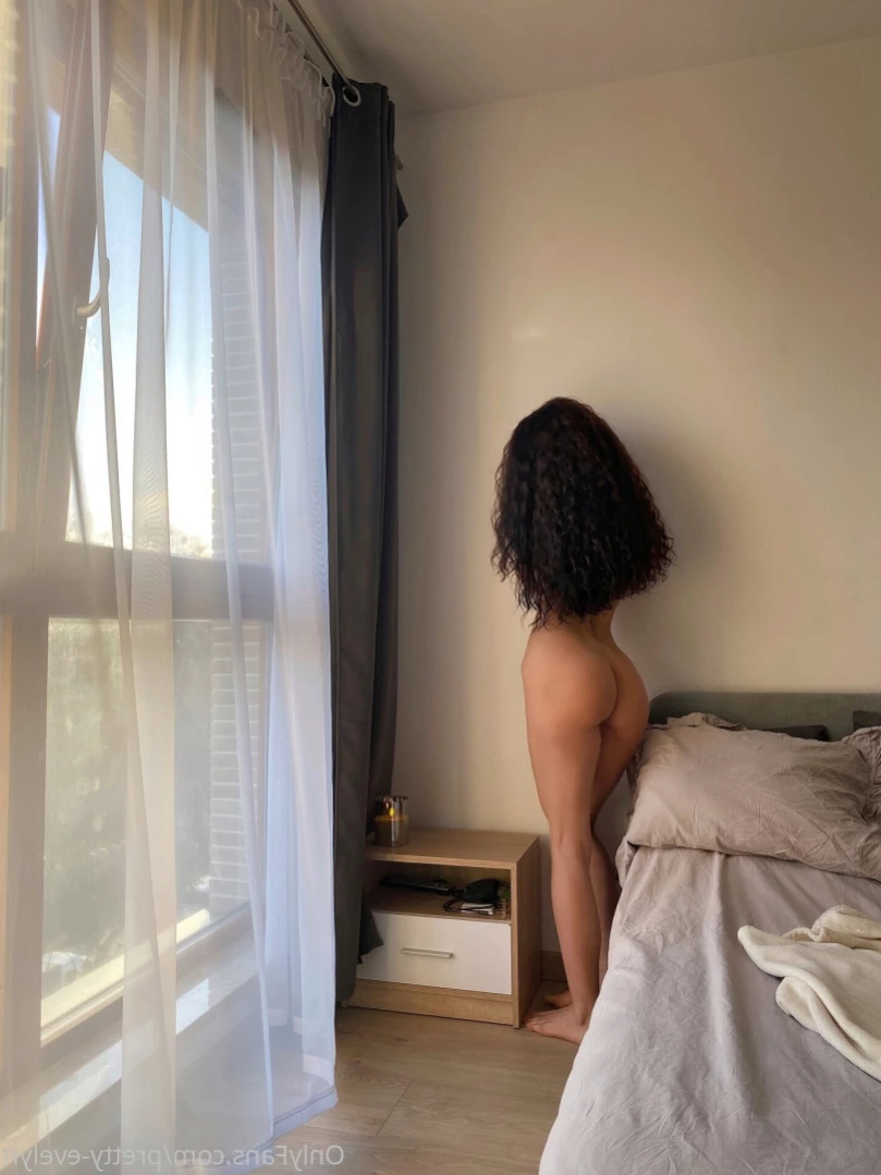 Pretty Evelyn [ pretty-evelyn ] Onlyfans leaked photo 14065668 on Hotleaks.tv