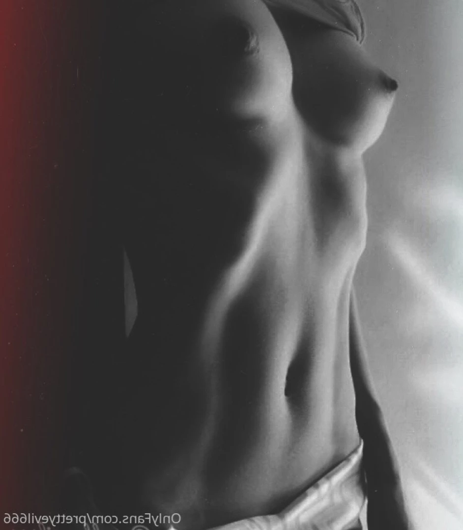 Pretty Evelyn [ pretty-evelyn ] Onlyfans leaked photo 14071974 on Hotleaks.tv