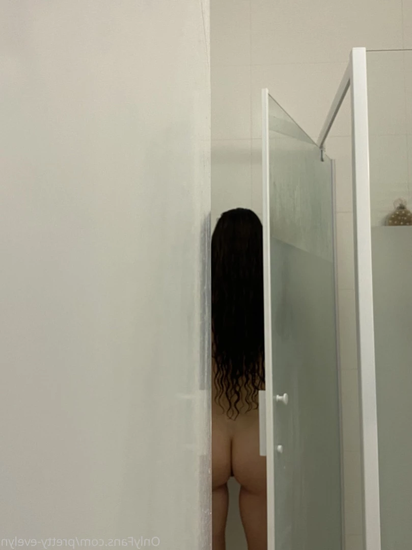 Pretty Evelyn [ pretty-evelyn ] Onlyfans leaked photo 14072239 on Hotleaks.tv