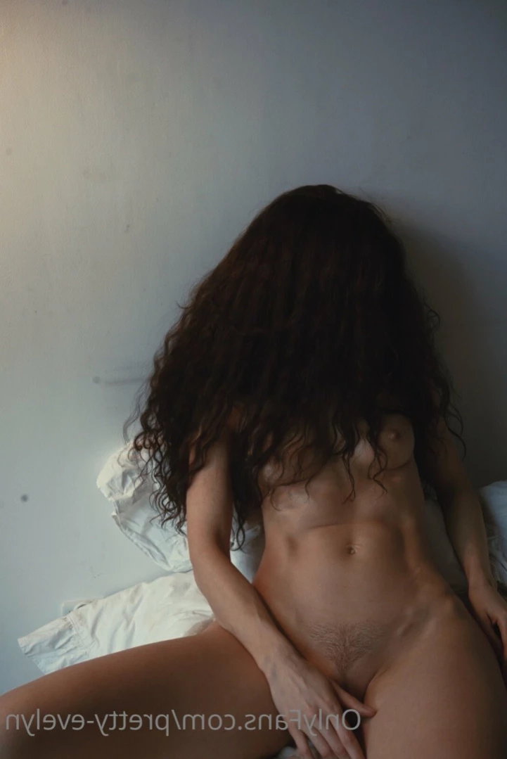 Pretty Evelyn [ pretty-evelyn ] Onlyfans leaked photo 14250448 on Hotleaks.tv