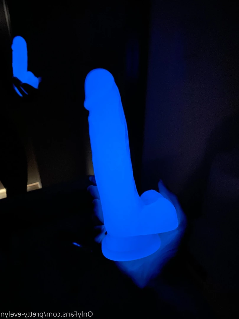 Pretty Evelyn [ pretty-evelyn ] Onlyfans leaked photo 14474740 on Hotleaks.tv