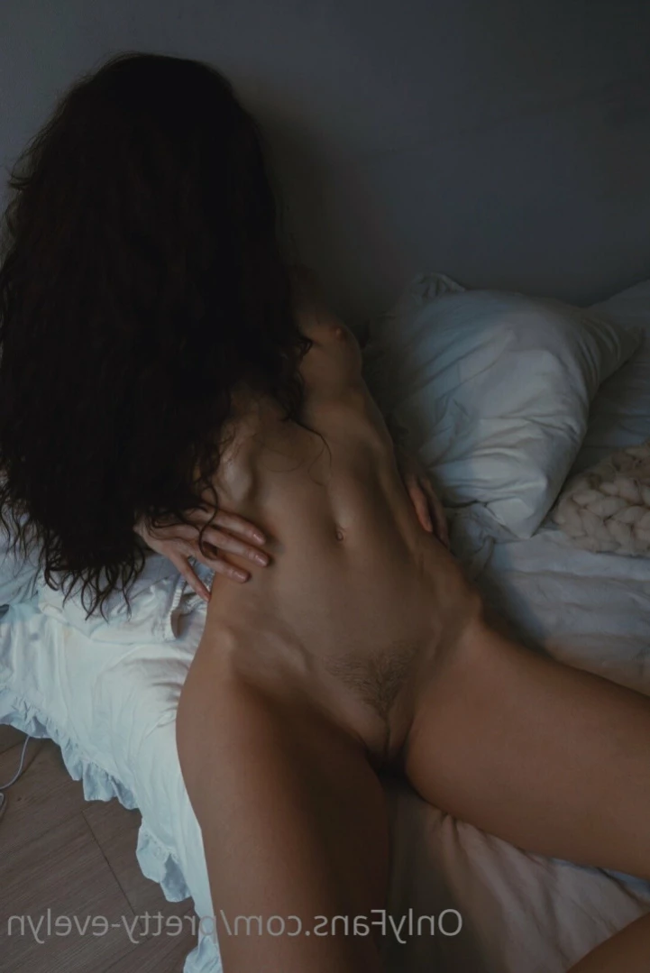Pretty Evelyn [ pretty-evelyn ] Onlyfans leaked photo 15001124 on Hotleaks.tv