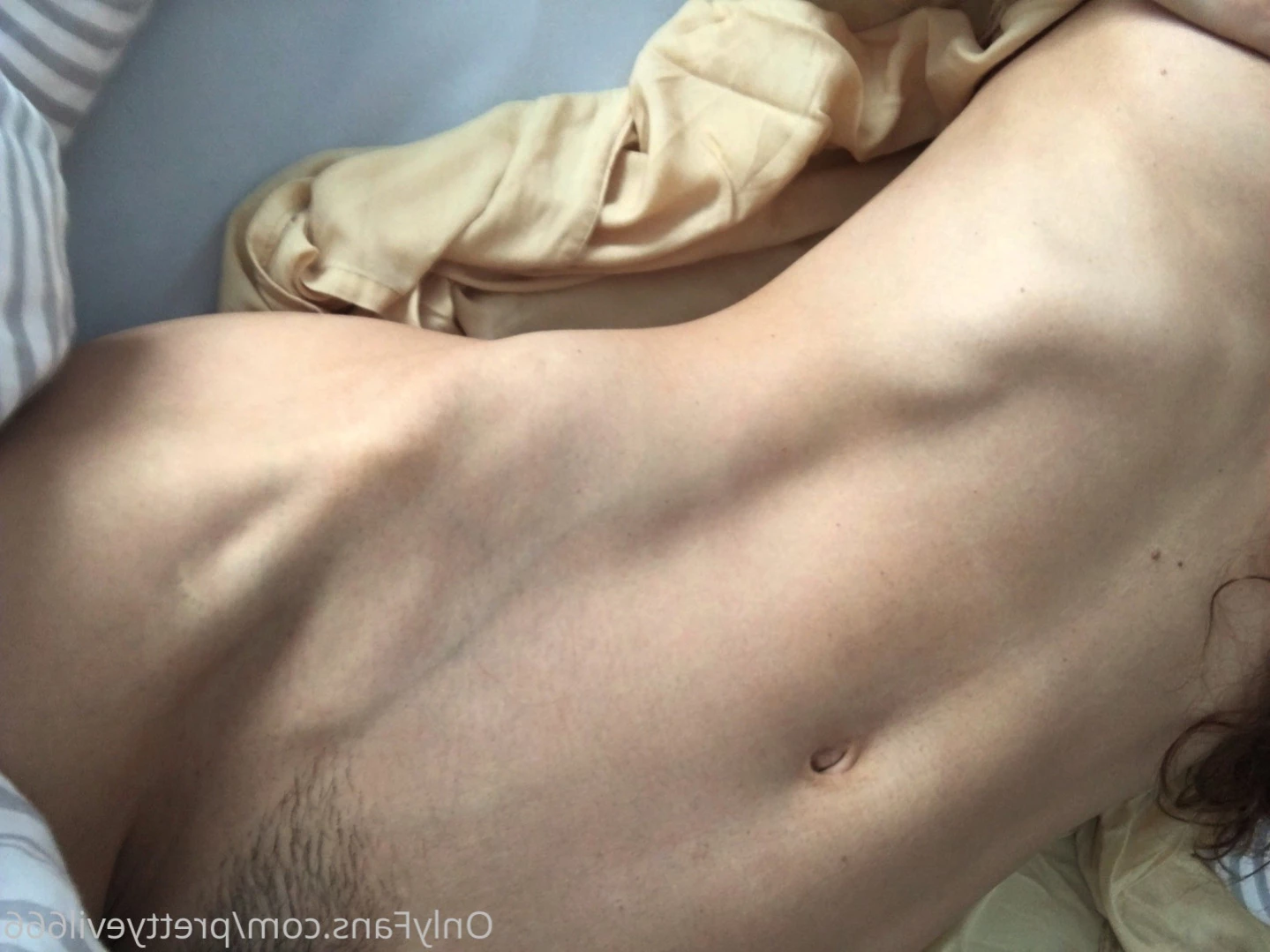 Pretty Evelyn [ pretty-evelyn ] Onlyfans leaked photo 15045873 on Hotleaks.tv
