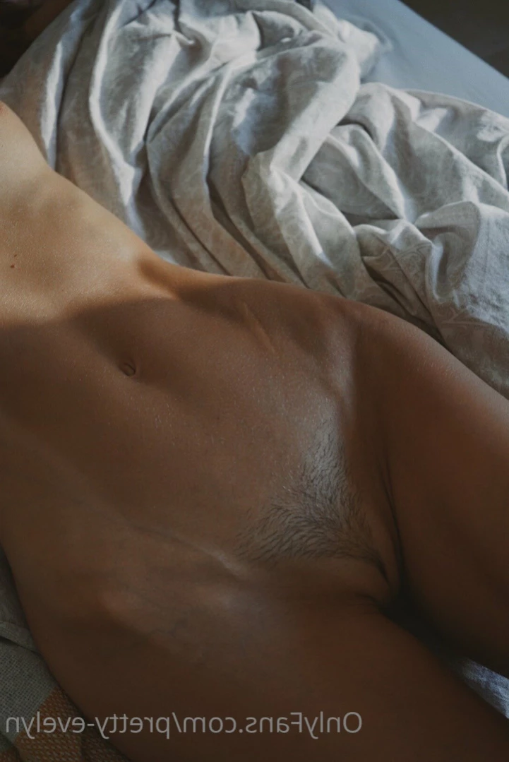 Pretty Evelyn [ pretty-evelyn ] Onlyfans leaked photo 15163880 on Hotleaks.tv