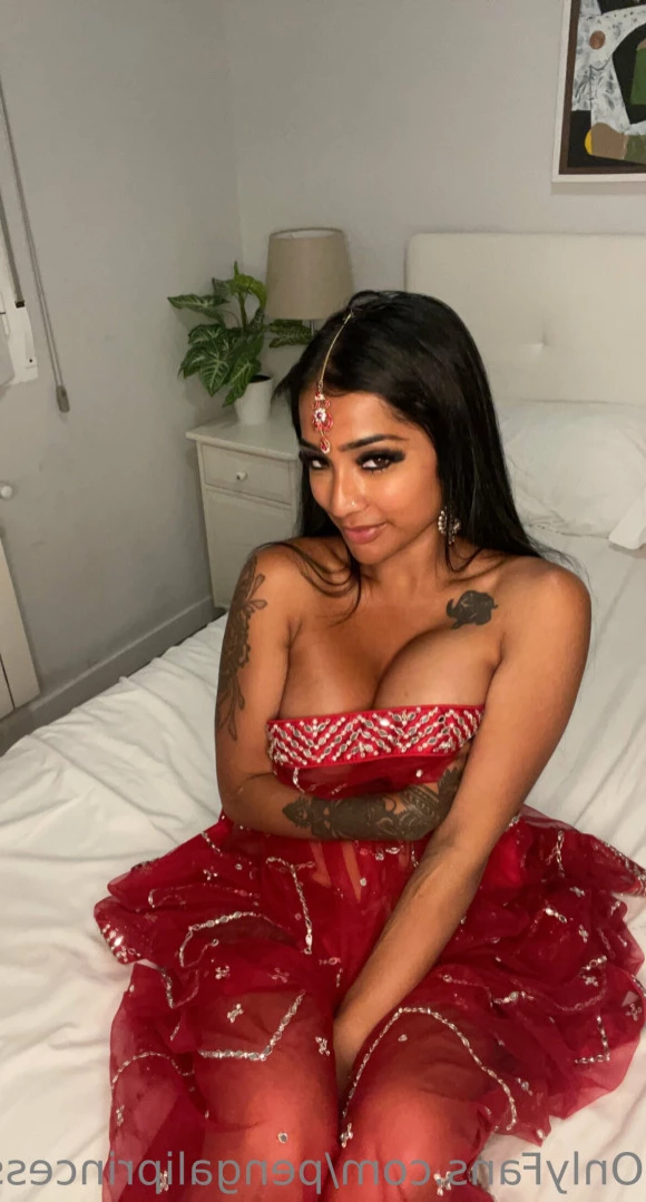 Yasmina Khan 💘 [ pengaliprincess ] Onlyfans leaked photo 13895393 on Hotleaks.tv