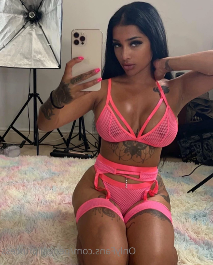 Yasmina Khan 💘 [ pengaliprincess ] Onlyfans leaked photo 14865292 on Hotleaks.tv