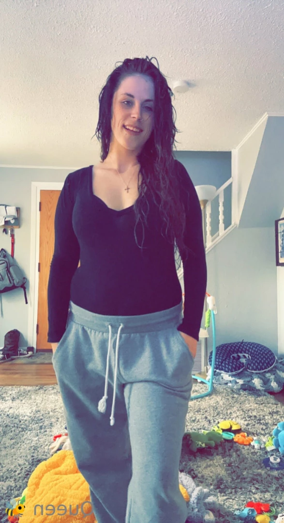𝓠𝓾𝓮𝓮𝓷 𝓑𝓮𝓮💕 [ queenbitch1998 ] Onlyfans leaked photo 10865850 on Hotleaks.tv