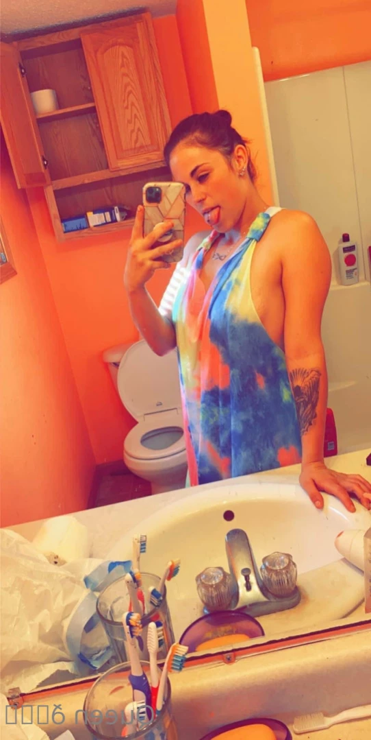𝓠𝓾𝓮𝓮𝓷 𝓑𝓮𝓮💕 [ queenbitch1998 ] Onlyfans leaked photo 10974010 on Hotleaks.tv