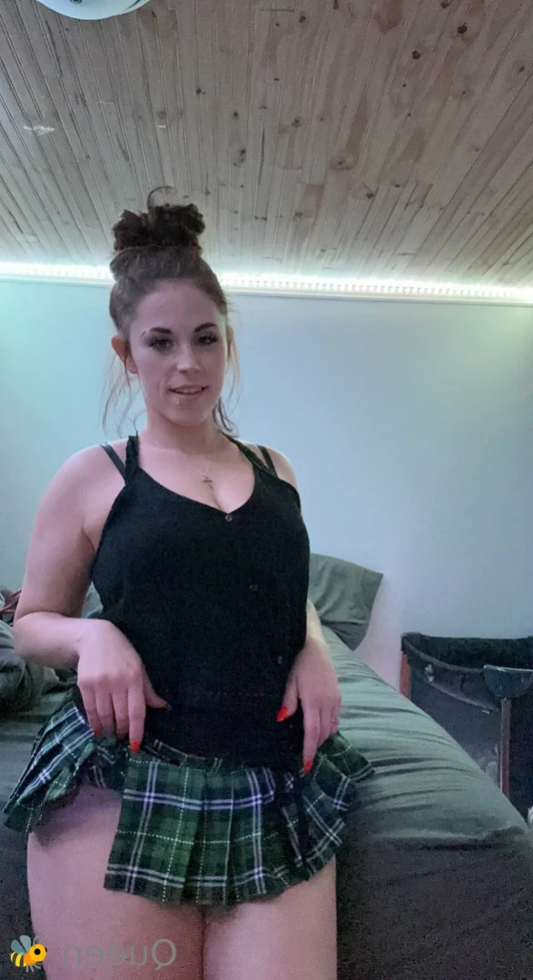 𝓠𝓾𝓮𝓮𝓷 𝓑𝓮𝓮💕 [ queenbitch1998 ] Onlyfans leaked photo 11766953 on Hotleaks.tv