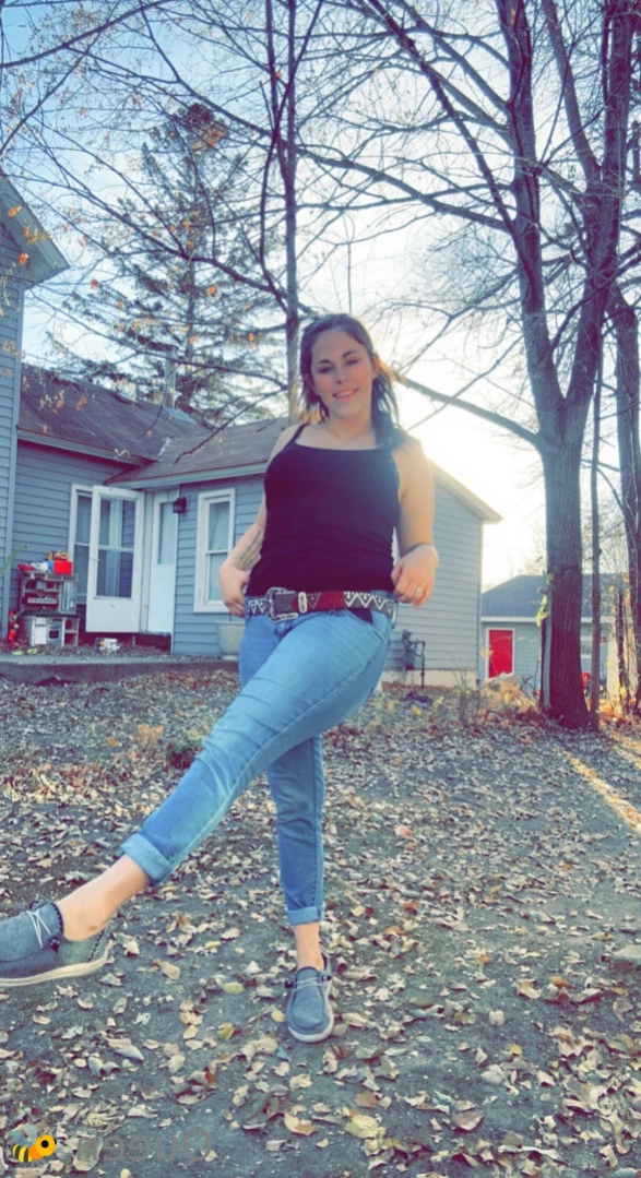 𝓠𝓾𝓮𝓮𝓷 𝓑𝓮𝓮💕 [ queenbitch1998 ] Onlyfans leaked photo 11949653 on Hotleaks.tv