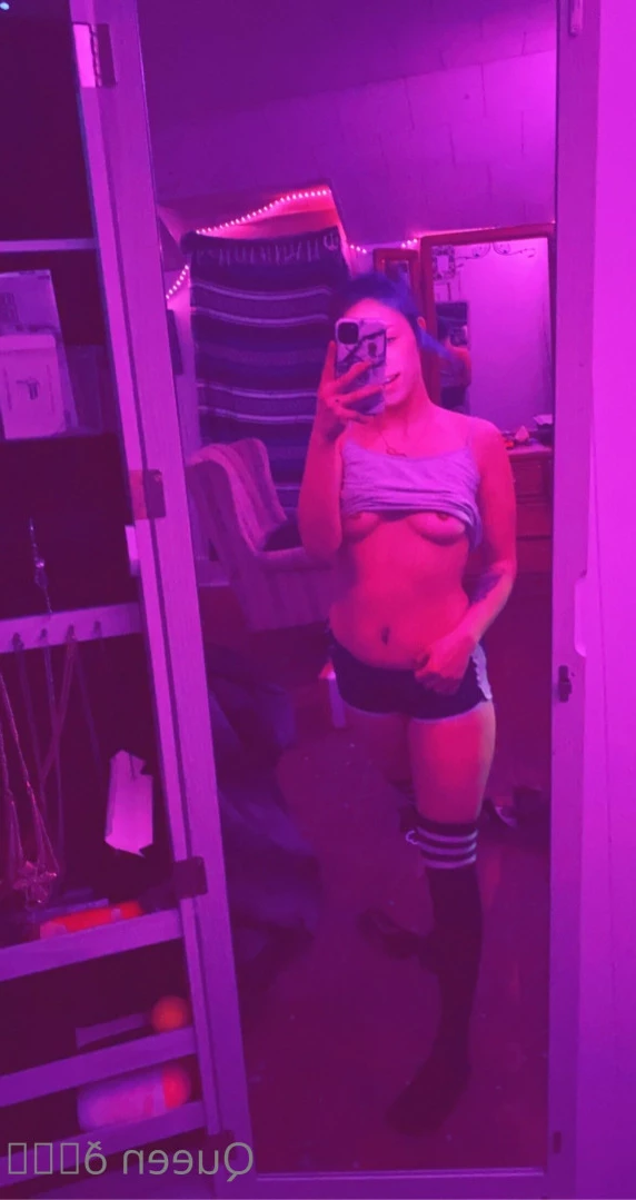 𝓠𝓾𝓮𝓮𝓷 𝓑𝓮𝓮💕 [ queenbitch1998 ] Onlyfans leaked photo 12353263 on Hotleaks.tv