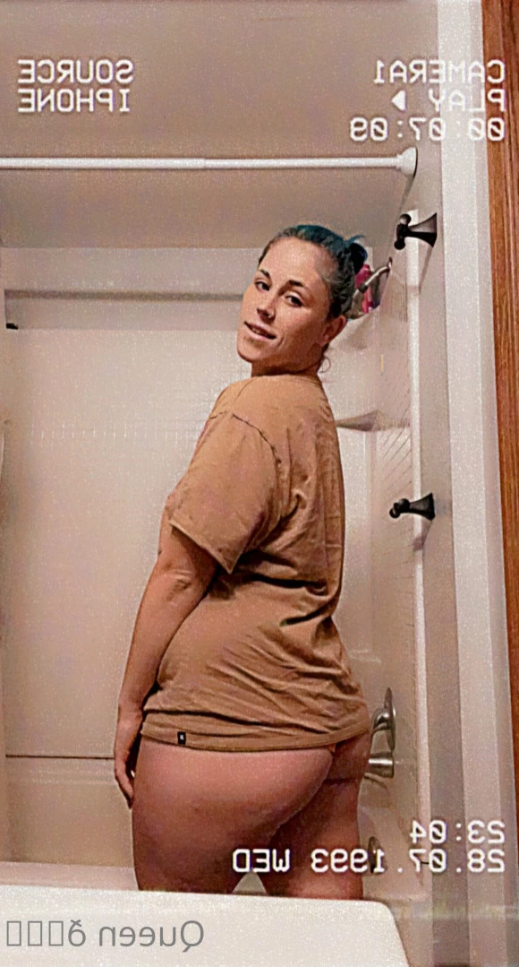 𝓠𝓾𝓮𝓮𝓷 𝓑𝓮𝓮💕 [ queenbitch1998 ] Onlyfans leaked photo 12512707 on Hotleaks.tv