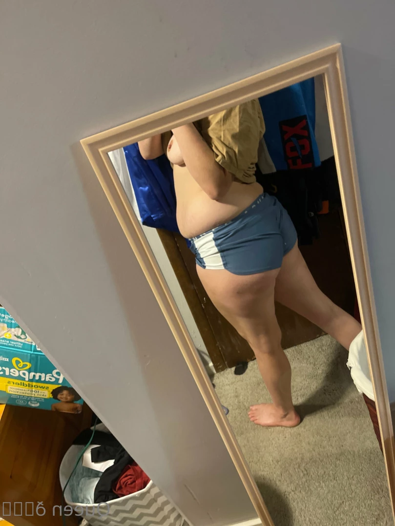 𝓠𝓾𝓮𝓮𝓷 𝓑𝓮𝓮💕 [ queenbitch1998 ] Onlyfans leaked photo 12600038 on Hotleaks.tv