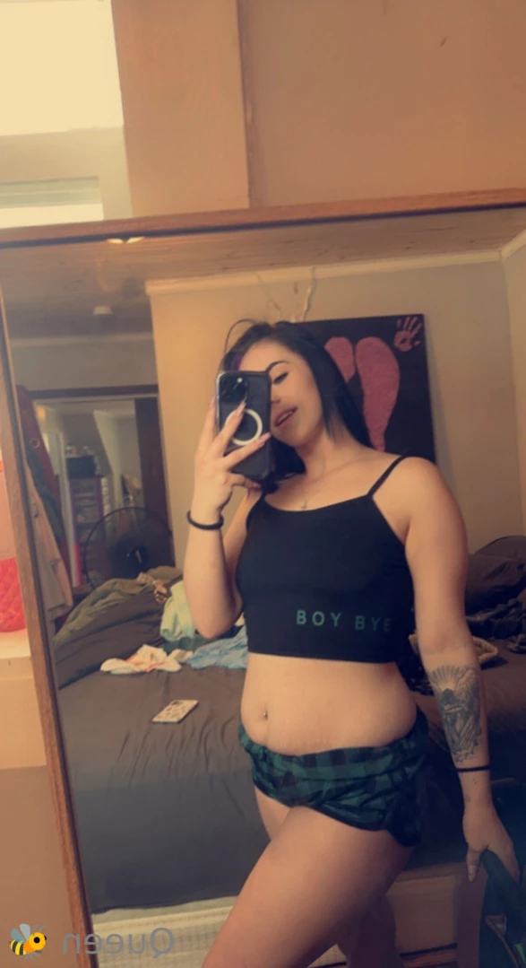 𝓠𝓾𝓮𝓮𝓷 𝓑𝓮𝓮💕 [ queenbitch1998 ] Onlyfans leaked photo 12656588 on Hotleaks.tv