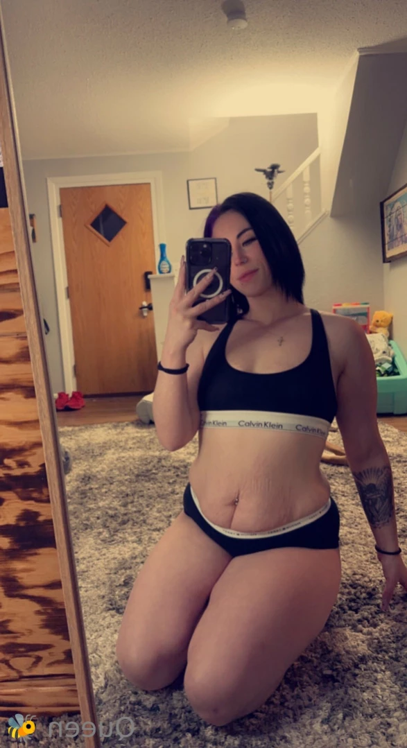 𝓠𝓾𝓮𝓮𝓷 𝓑𝓮𝓮💕 [ queenbitch1998 ] Onlyfans leaked photo 13714635 on Hotleaks.tv