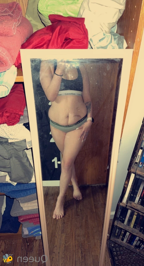 𝓠𝓾𝓮𝓮𝓷 𝓑𝓮𝓮💕 [ queenbitch1998 ] Onlyfans leaked photo 13714700 on Hotleaks.tv