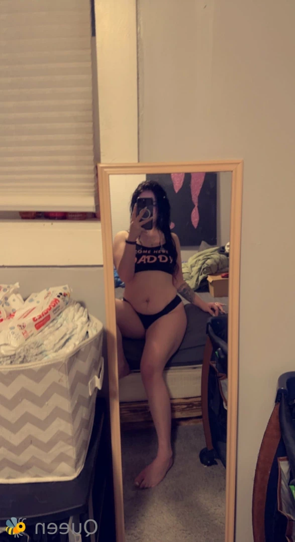𝓠𝓾𝓮𝓮𝓷 𝓑𝓮𝓮💕 [ queenbitch1998 ] Onlyfans leaked photo 13714803 on Hotleaks.tv
