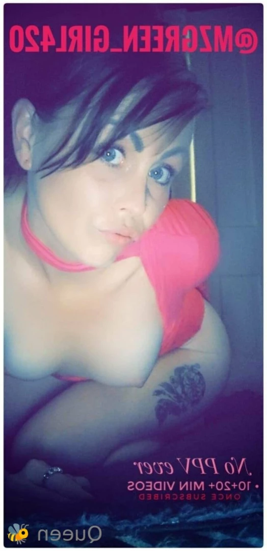𝓠𝓾𝓮𝓮𝓷 𝓑𝓮𝓮💕 [ queenbitch1998 ] Onlyfans leaked photo 13714854 on Hotleaks.tv