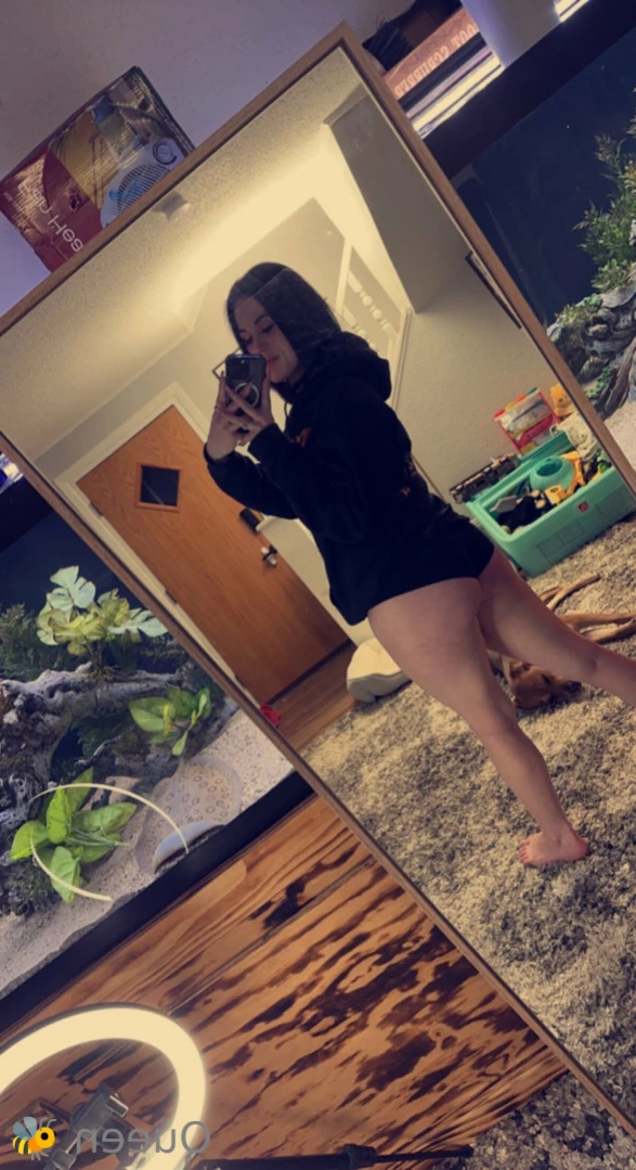 𝓠𝓾𝓮𝓮𝓷 𝓑𝓮𝓮💕 [ queenbitch1998 ] Onlyfans leaked photo 13715108 on Hotleaks.tv