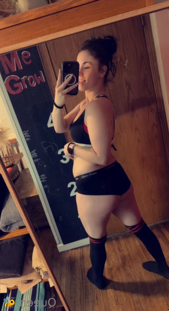 𝓠𝓾𝓮𝓮𝓷 𝓑𝓮𝓮💕 [ queenbitch1998 ] Onlyfans leaked photo 13715633 on Hotleaks.tv