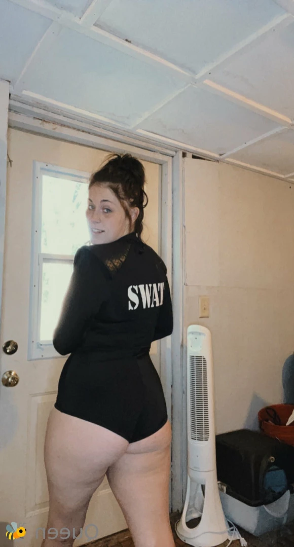 𝓠𝓾𝓮𝓮𝓷 𝓑𝓮𝓮💕 [ queenbitch1998 ] Onlyfans leaked photo 13715728 on Hotleaks.tv
