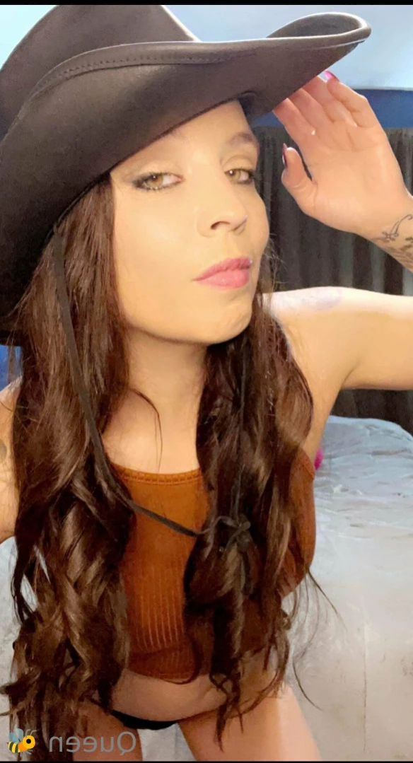 𝓠𝓾𝓮𝓮𝓷 𝓑𝓮𝓮💕 [ queenbitch1998 ] Onlyfans leaked photo 14456100 on Hotleaks.tv
