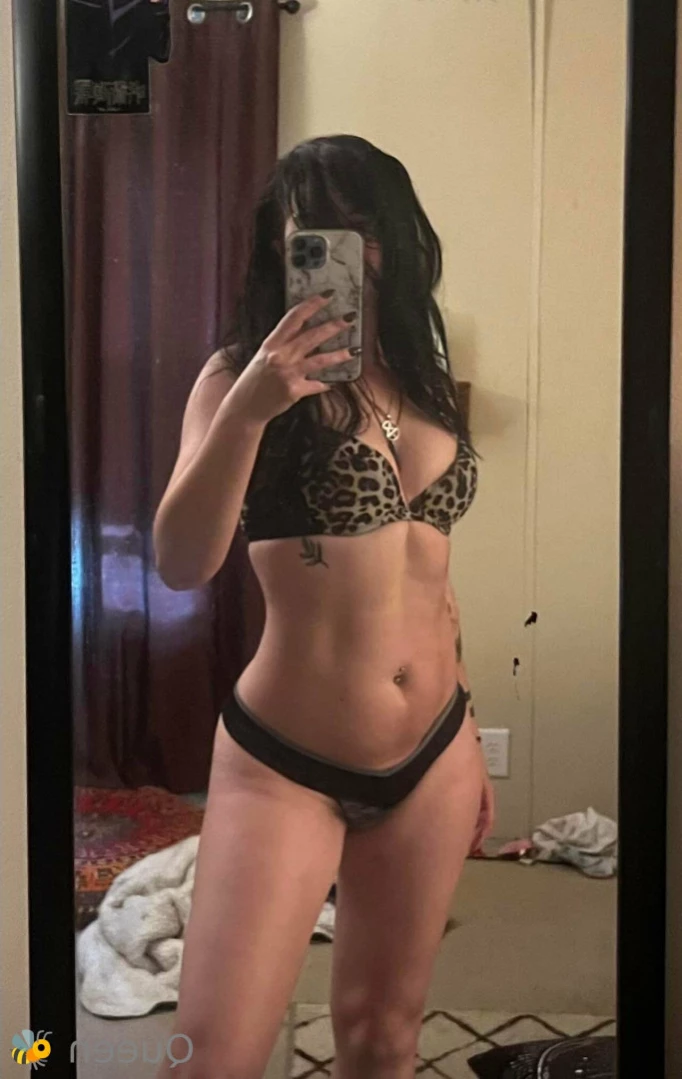 𝓠𝓾𝓮𝓮𝓷 𝓑𝓮𝓮💕 [ queenbitch1998 ] Onlyfans leaked photo 14894649 on Hotleaks.tv