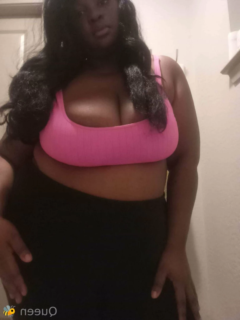 𝓠𝓾𝓮𝓮𝓷 𝓑𝓮𝓮💕 [ queenbitch1998 ] Onlyfans leaked photo 15249602 on Hotleaks.tv