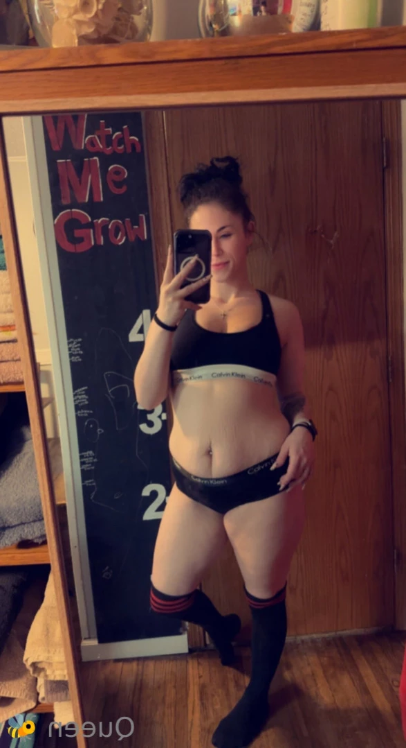 𝓠𝓾𝓮𝓮𝓷 𝓑𝓮𝓮💕 [ queenbitch1998 ] Onlyfans leaked photo 15567588 on Hotleaks.tv