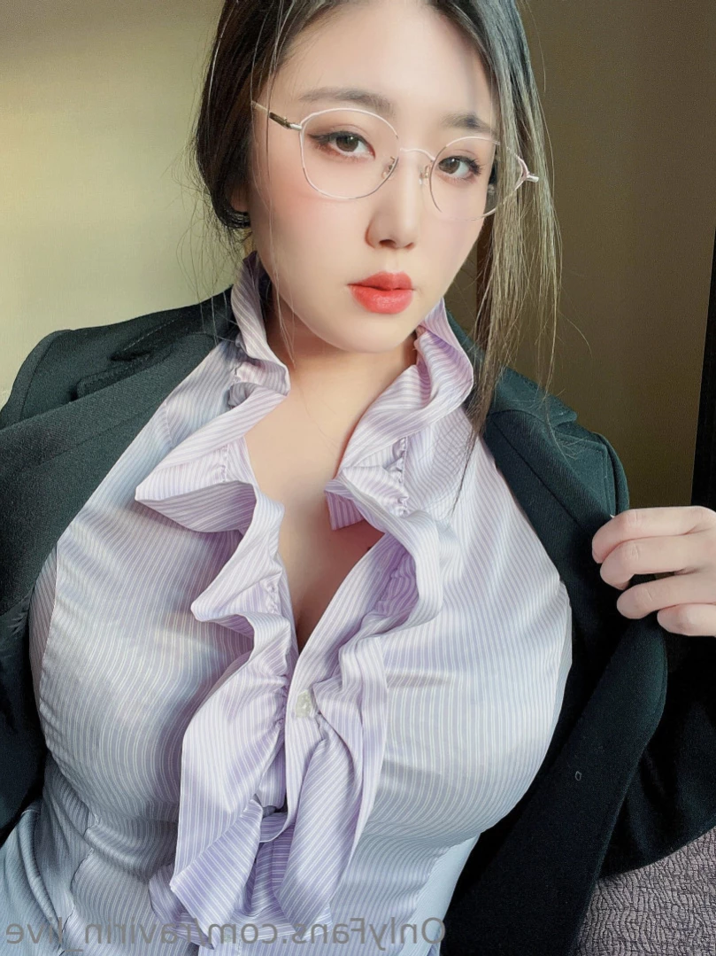 ✧𝐫𝐚𝐯𝐢𝐫𝐢𝐧✧ [ ravirin_live ] Onlyfans leaked photo 13815219 on Hotleaks.tv
