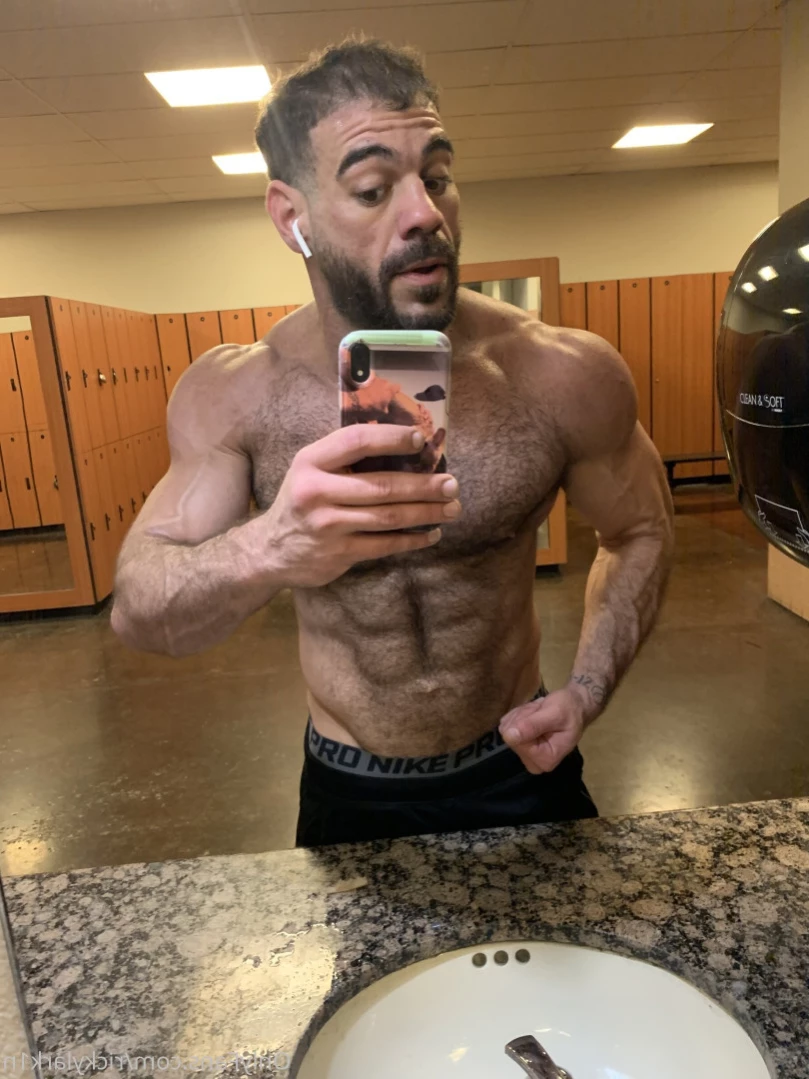 ricky larkin ♉️ [ rickylarkin ] Onlyfans leaked photo 11017684 on Hotleaks.tv