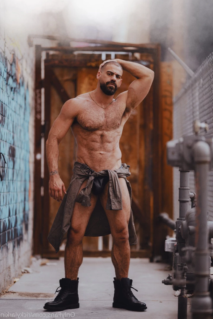 ricky larkin ♉️ [ rickylarkin ] Onlyfans leaked photo 13853319 on Hotleaks.tv