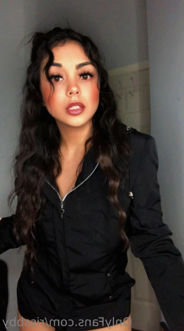idontkissandtell [ rissbby ] Onlyfans leaked photo 13861171 on Hotleaks.tv