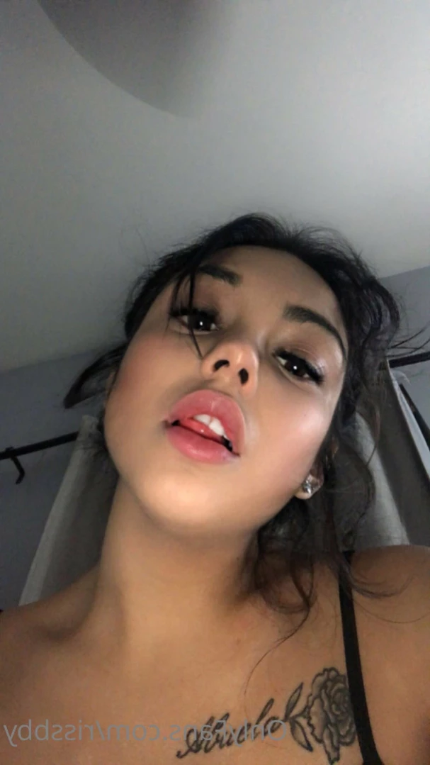 idontkissandtell [ rissbby ] Onlyfans leaked photo 15609381 on Hotleaks.tv