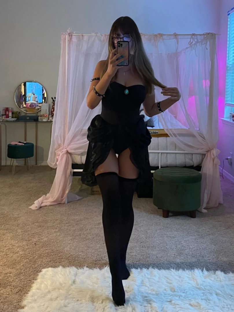 Rows [ rowsvee ] Onlyfans leaked photo 13737975 on Hotleaks.tv