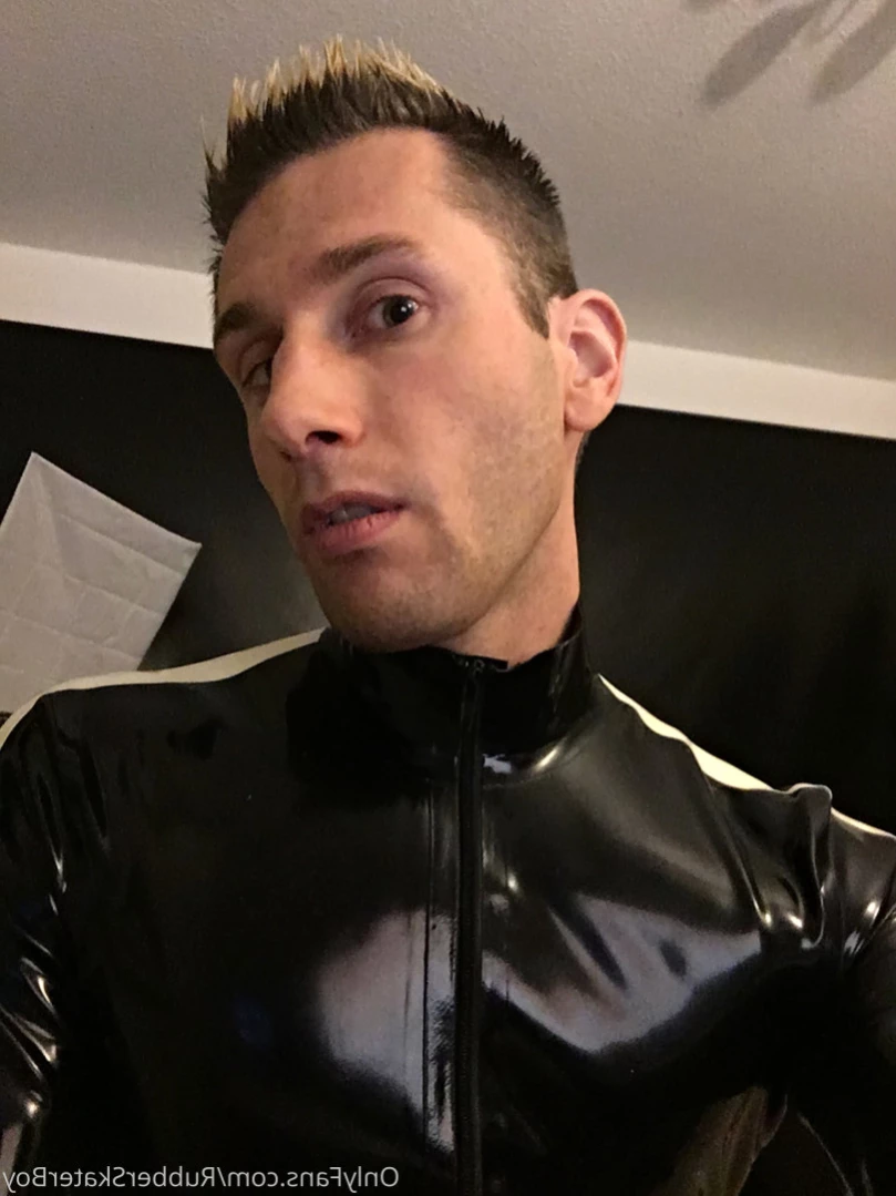 rubberskaterboy Onlyfans leaked photo 11026940 on Hotleaks.tv