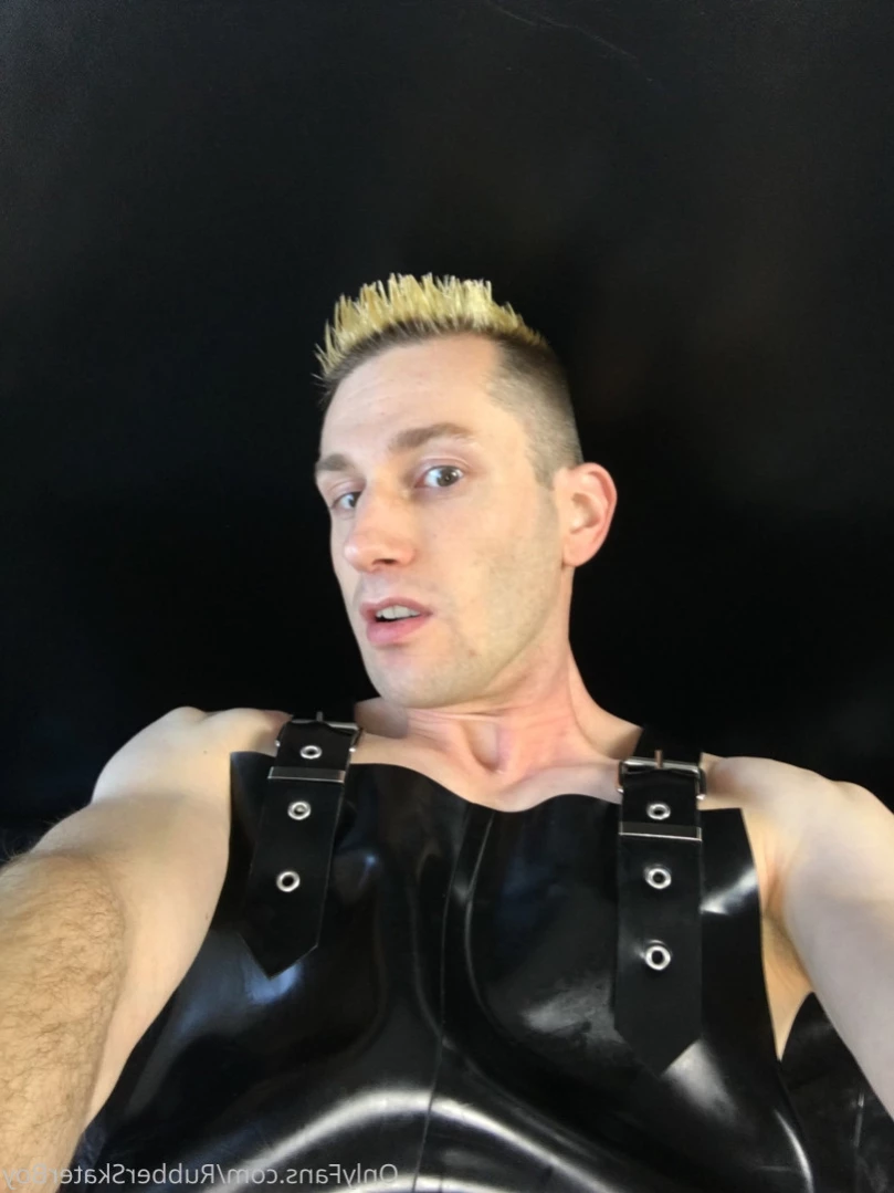 rubberskaterboy Onlyfans leaked photo 11028282 on Hotleaks.tv
