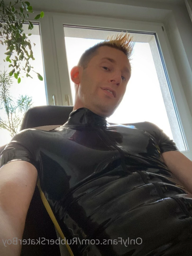 rubberskaterboy Onlyfans leaked photo 11444298 on Hotleaks.tv