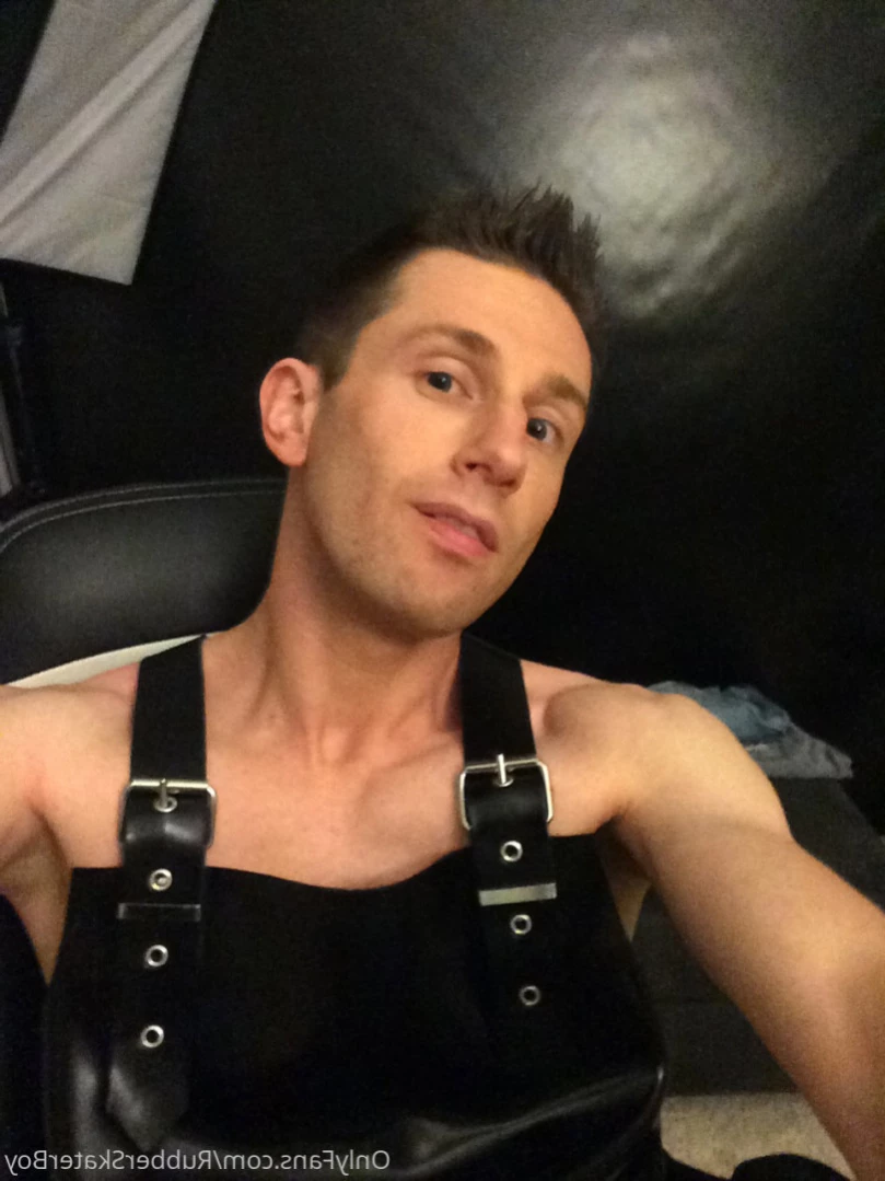 rubberskaterboy Onlyfans leaked photo 11839489 on Hotleaks.tv