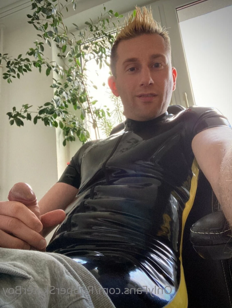 rubberskaterboy Onlyfans leaked photo 13760892 on Hotleaks.tv