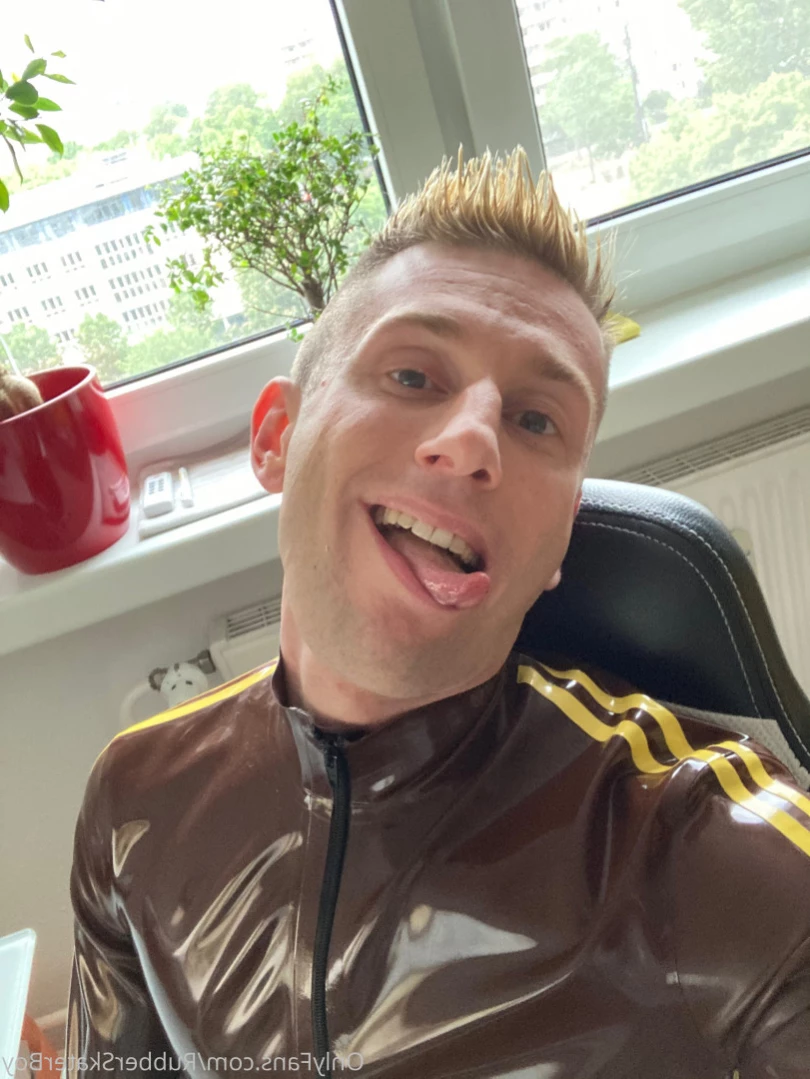 rubberskaterboy Onlyfans leaked photo 13791418 on Hotleaks.tv